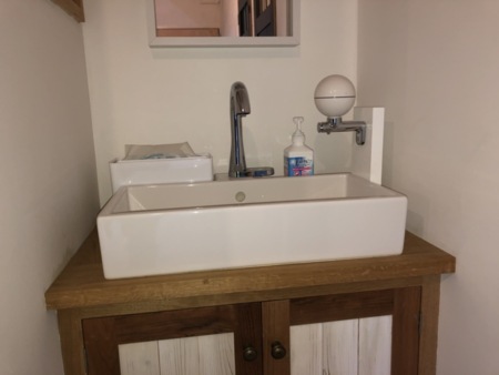 自動水栓の手洗い場