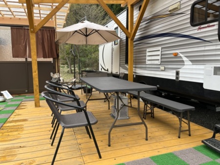 大きな屋根のウッドデッキでＢＢＱ！