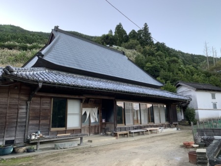 入り口外観の写真です。/一棟貸　民宿　堂治