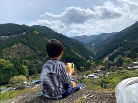 庭からの眺めです。