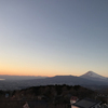 施設屋根から撮影した富士山の風景