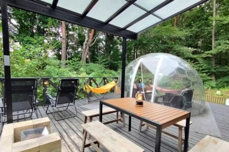 BBQスペースは屋根付き