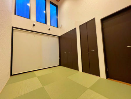 お子様や高齢者に安心の和室