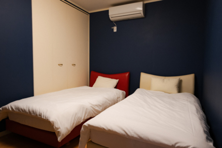 洋室はベッド２つ