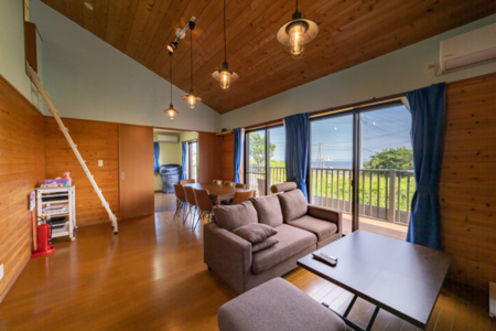 14畳のリビングダイニング