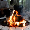 屋根付きで雨でもBBQや焚火ができます