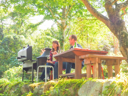 川べりでBBQをお楽しみください。