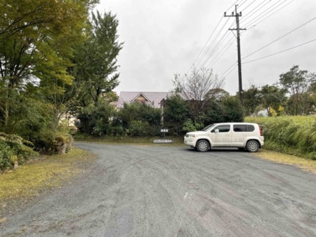 無料の駐車場。10台以上停められます