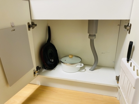 調理器具。IHコンロが２口あります。