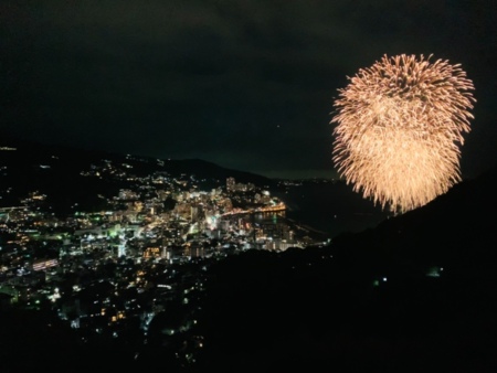 熱海の夜景と花火大会を一望できます！