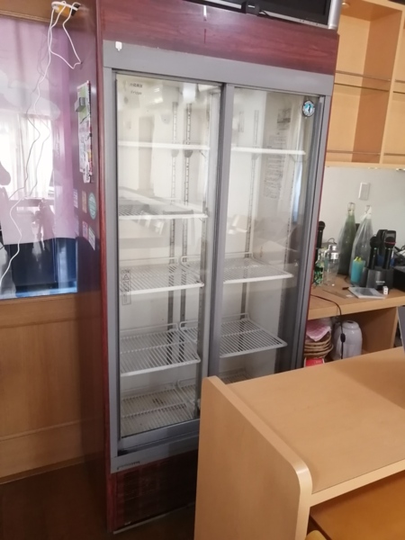 施設内に冷蔵庫　冷凍庫完備