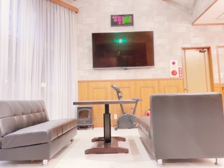 70インチテレビ　リビング