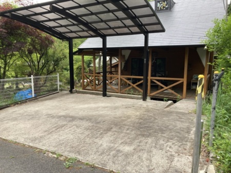 カーポートがあります