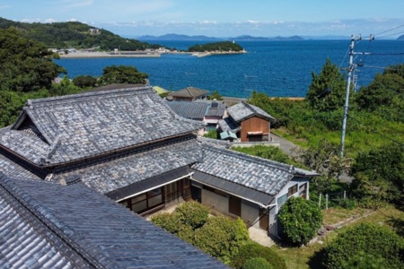 穏やかな瀬戸内の海が臨めます/HAKOYA