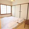 和室には最大4つまで布団が敷けます。