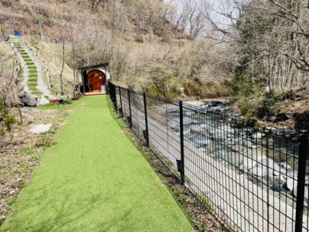 広い敷地で道志村の景色をお楽しみください