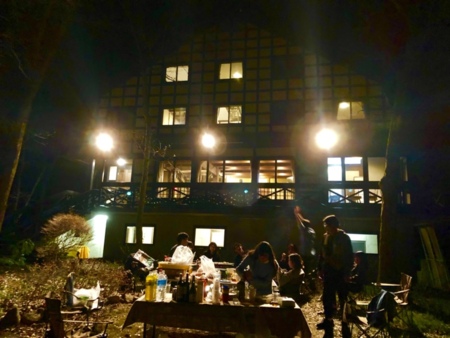 照明があるので夜でも楽しいBBQを！