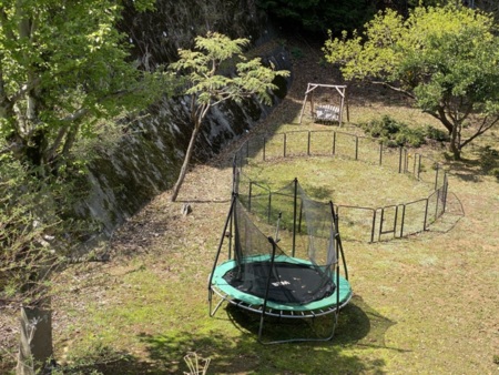 ブランコ、トランポリン、ドッグラン