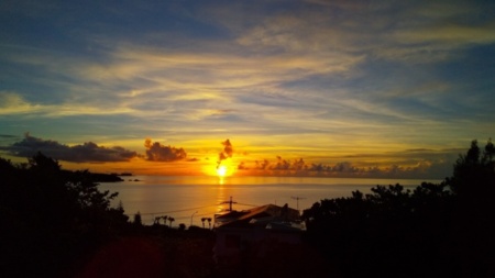 お天気の良い日は綺麗な夕陽がお部屋から…