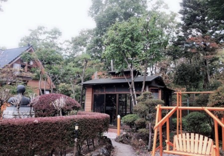 屋根付きBBQ部屋になります。