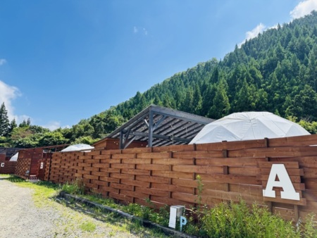 リバードーム外観、3棟あります。