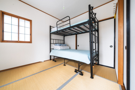 二段ベッド＋和室布団２セット♪4名様利用