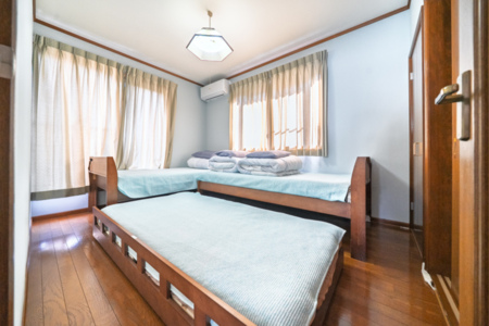 寝室A自然の光りがたっぷり♪