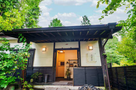 【外観】 森の中の隠れ家です