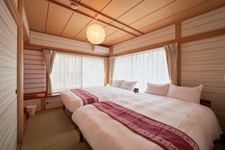 １F和室(ダブルベッド２）