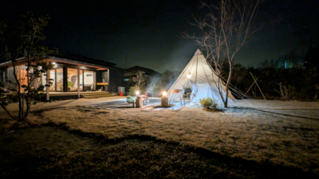 寒い季節はBBQにテントつきます
