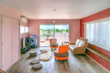 テラスを望むリビング