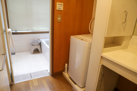 浴室（乾燥機能付）、洗濯機あり