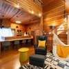 木の温かさを感じるリビング