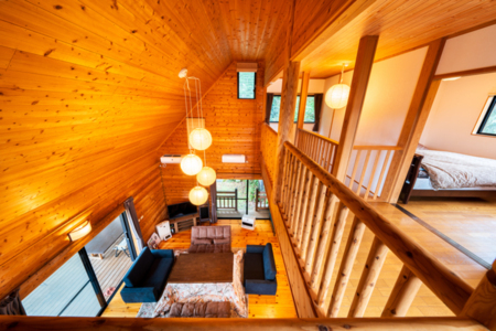 吹き抜けのリビング