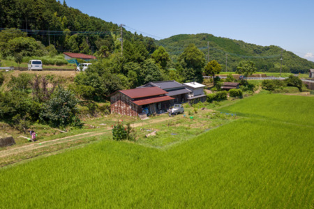 上空写真、自然豊かな田舎の田園風景