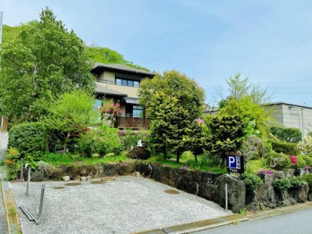 2階は和室2部屋①エレベータでも上れます