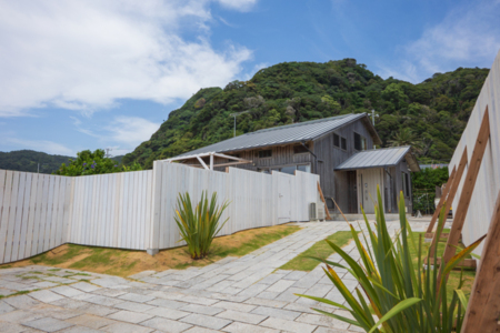 県道沿いの分かりやすい立地/Sea Garden KAMOGAWA