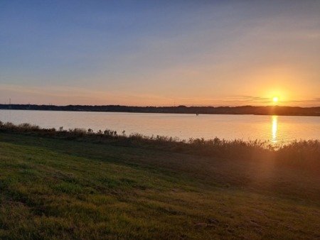 目の前には利根川が　絶景です。