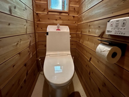 ウォシュレット付きトイレ