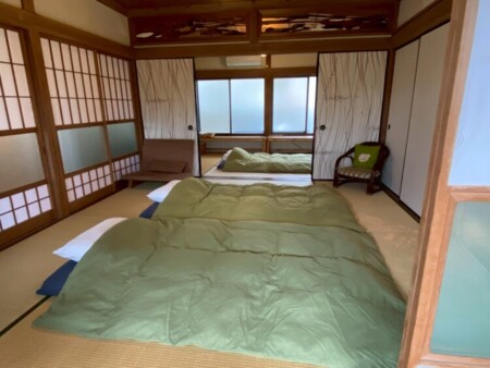 布団を敷けば、最大10名宿泊