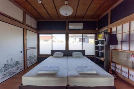 ベッドのある部屋を準備しています