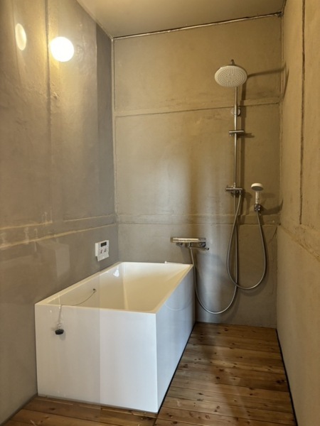 新設したばかりの綺麗なお風呂です