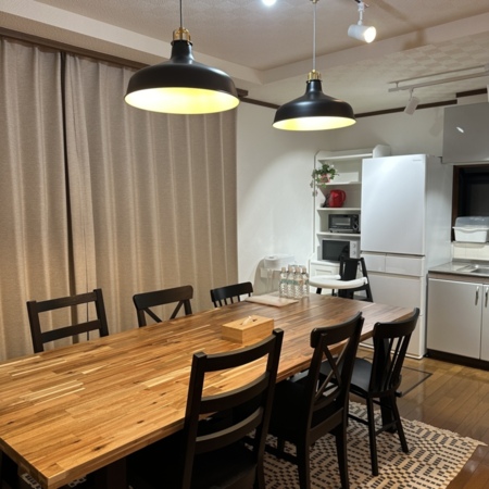 清潔感のある広々空間なダイニング