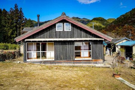 焼杉工法で古民家リノベーション