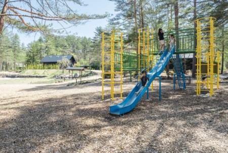 敷地内にある公園・広場でのびのび遊べる♪