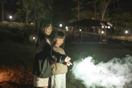 家族・友達と笑顔が広がる、夜空の花火♪