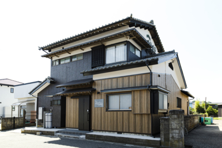 海に面した地域の古民家タイプの別荘