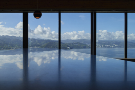 熱海の海と山と空と夜景を一人占め！