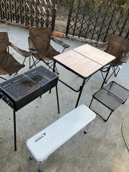 コンロ、燻製器、チェアなど全て無料貸出