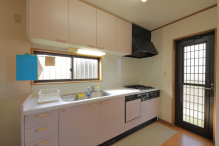 キッチン。ガスコンロ３口。